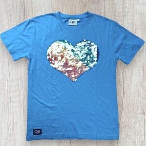 New QUEER EYE Blue Rainbow Heart Sequin Short Sleeve T-Shirt Unisex Size M
